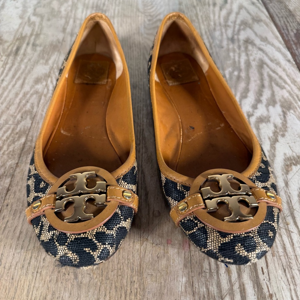 TORY BURCH‎ AADEN Ballet Leopard Raffia Gold Logo Hardware Size 9 M - Picture 2 of 8